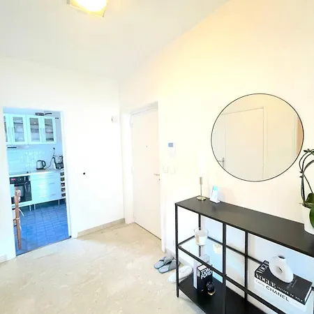 Golden Square Monaco Grand Prix - Just Walk Apartamento *